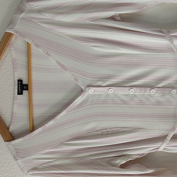 Torrid Purple and Ivory Stripe Challis Tunic Top Plus Size 00,  US M/L 10 - Picture 9 of 13